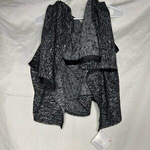 Lululemon Athletica Black and White Wrap Vinyasa o/s
